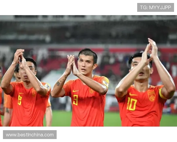 国安战术转型:双翼折损后控球体系承压,反击策略能否成破局关键 国安战术转型:双翼折损后控球体系承压,反击策略能否成破局关键